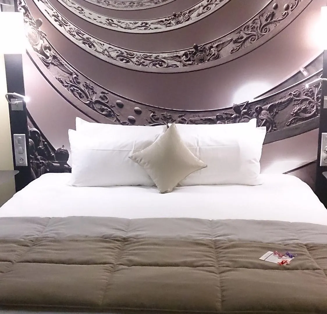 Mercure Lyon Centre Beaux-Arts 4*,